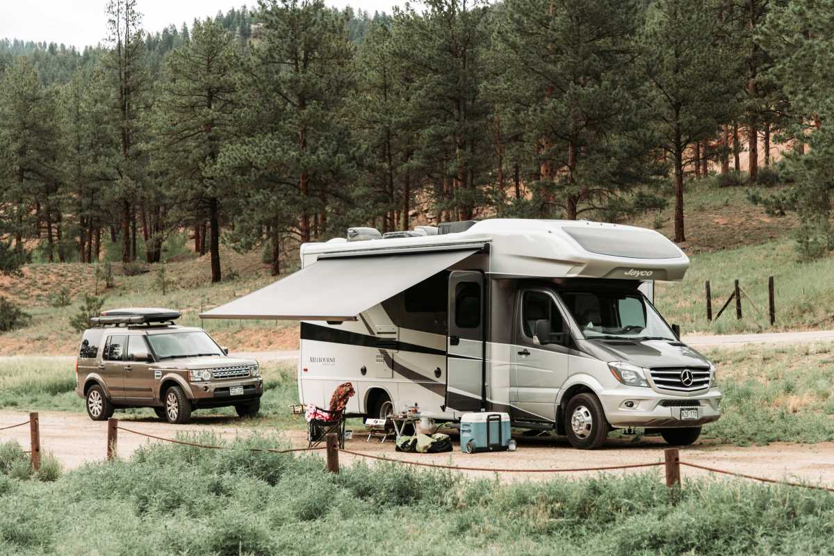 What You Should Know About Insurance for RVs and Campers